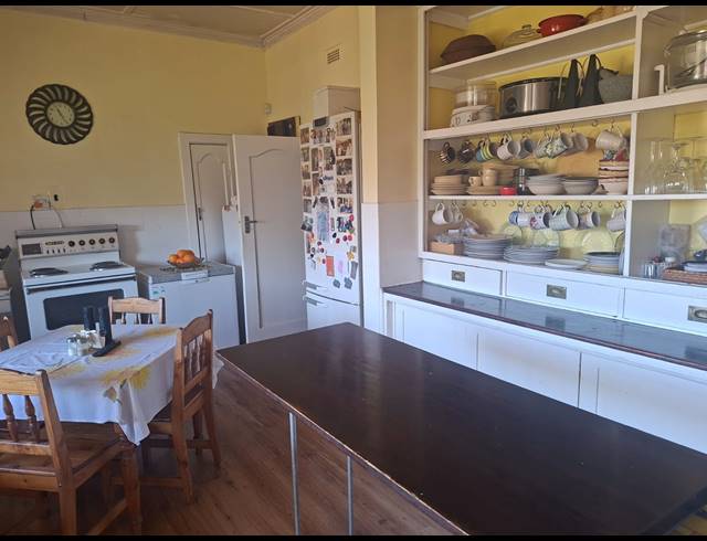 1.5 BEDROOM FREEHOLD FOR SALE IN PRIMROSE